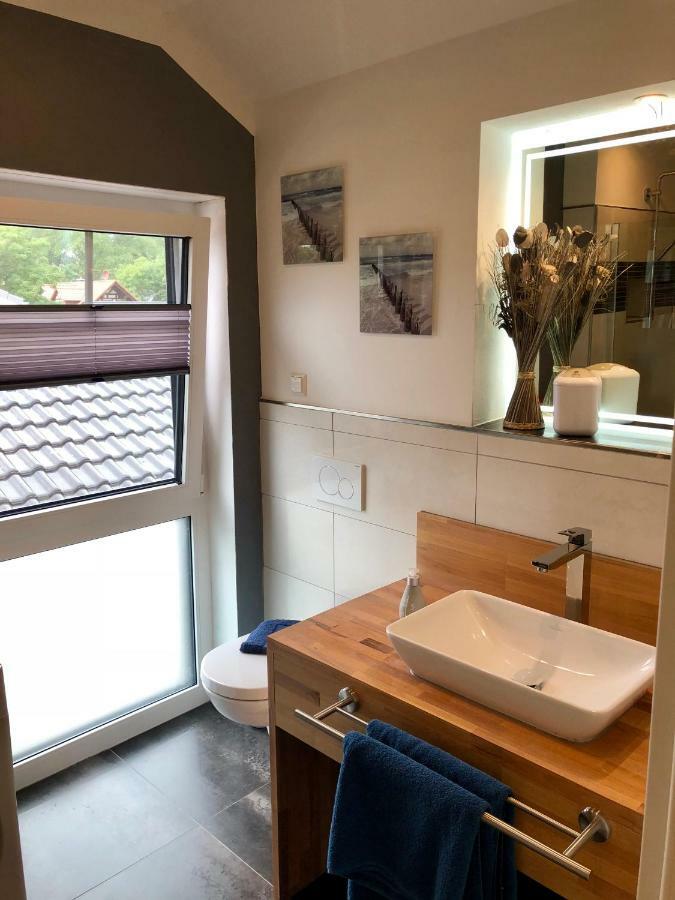 Ferienhaus Traumspot Wiek auf Rügen Esterno foto